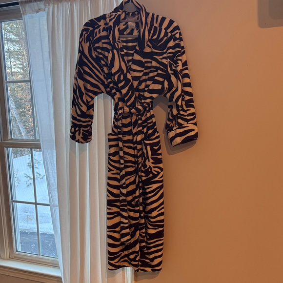 Zebra Print Women's Robe - Picture 2 of 7